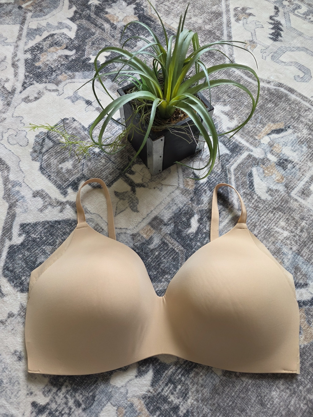 Knix Seamless Nude T-Shirt Bra - Soft Support Size 8